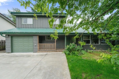 38260 Westway Avenue, Squamish, BC, Squamish — Single Family Residence for sale