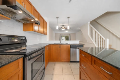 7 6498 Elgin Avenue, Burnaby, BC, Burnaby — Townhouse for sale
