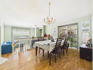 Kitchen Island Photo of 10576 154a Street, Surrey, BC