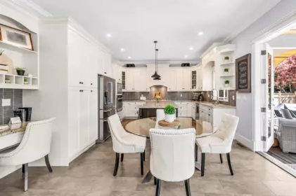 Kitchen Photo of 16332 26b Avenue, Surrey, BC