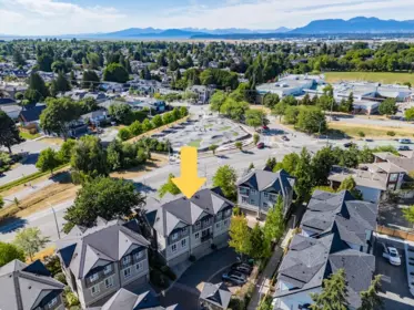 Hot Tub / Spa Photo of 4 7140 Railway Avenue, Richmond, BC