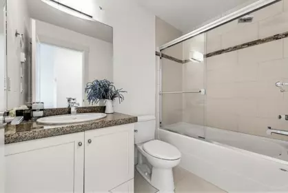 Primary Bathroom Photo of 4 7140 Railway Avenue, Richmond, BC