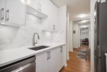 519 2012 Fullerton Avenue, North Vancouver, BC, North Vancouver — Apartment/Condo for sale