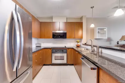Kitchen Island Photo of 501 4132 Halifax Street, Burnaby, BC