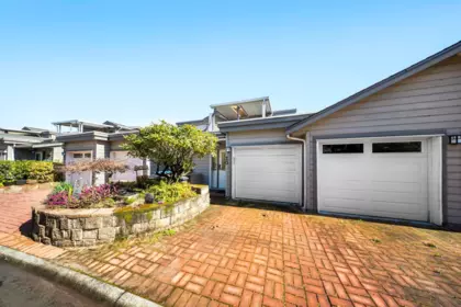 20 323 Governors Court, New Westminster, BC, New westminster — Townhouse for sale