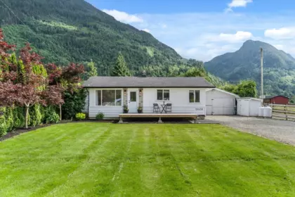 58458 Mckay Road, Laidlaw, BC, Laidlaw — Single Family Residence for sale