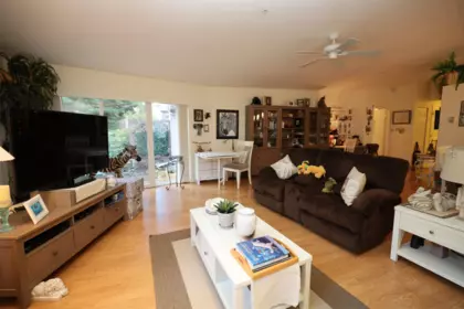 Kitchen Island Photo of 312 1585 Field Road, Sechelt, BC