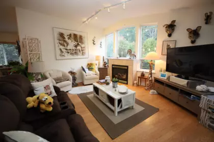 Kitchen Photo of 312 1585 Field Road, Sechelt, BC