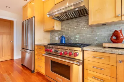 Kitchen Island Photo of 5012 Geer Road, Sechelt, BC