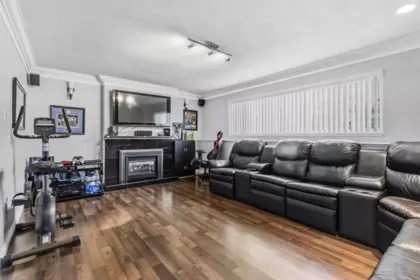 Entry Foyer Photo of 8431 118a Street, Delta, BC