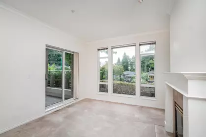 Kitchen Photo of 207 678 W Queens Road, North Vancouver, BC