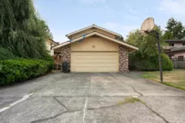 7340 Schaefer Avenue, Richmond, BC