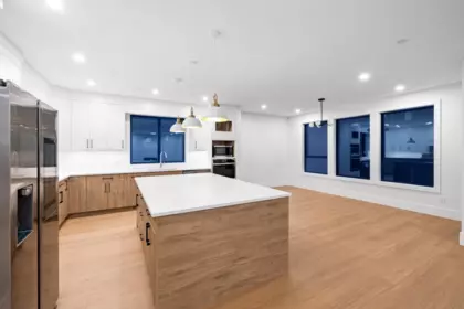 Kitchen Island Photo of 10545 Mcveety Street, Maple Ridge, BC