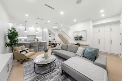 Living Room Photo of 1 1582 E 2nd Avenue, Vancouver, BC