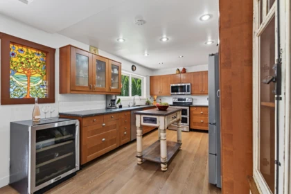 Primary Bedroom Photo of 517 Ailsa Avenue, Port Moody, BC