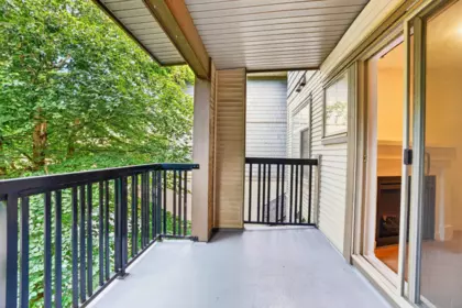 Hallway Photo of 303 2998 Silver Springs Boulevard, Coquitlam, BC