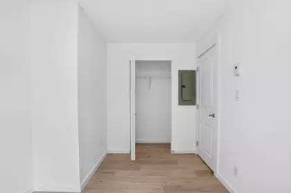 Primary Bathroom Photo of 303 2998 Silver Springs Boulevard, Coquitlam, BC