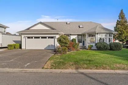 6930 Coach Lamp Drive, Chilliwack, BC, Chilliwack — Single Family Residence for sale