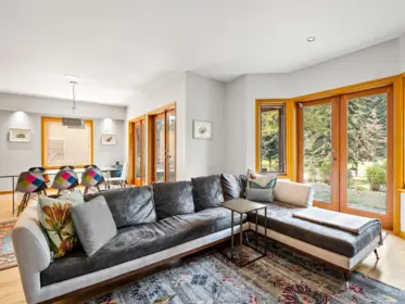 8107 Muirfield Crescent, Whistler, BC, Whistler — Single Family Residence for sale