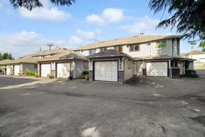 102 9507 208 Street, Langley, BC, Langley — Townhouse for sale