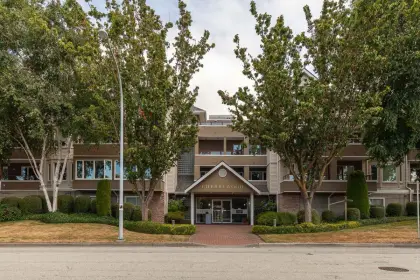 105 11771 Daniels Road, Richmond, BC, Richmond — Apartment/Condo for sale