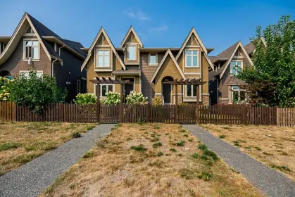 6751 184 Street, Surrey, BC, Surrey — Half Duplex for sale