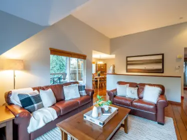 313 2222 Castle Drive, Whistler, BC, Whistler — Townhouse for sale