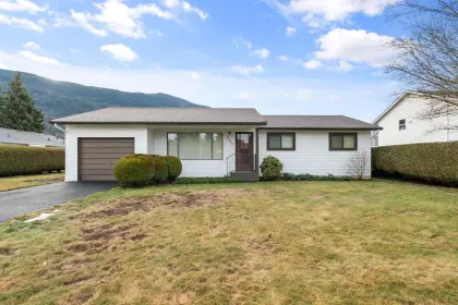 42230 Corona Avenue, Yarrow, BC, Yarrow — Single Family Residence for sale
