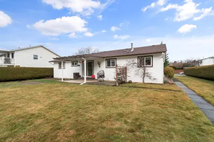 42230 Corona Avenue, Yarrow, BC, Yarrow — Single Family Residence for sale