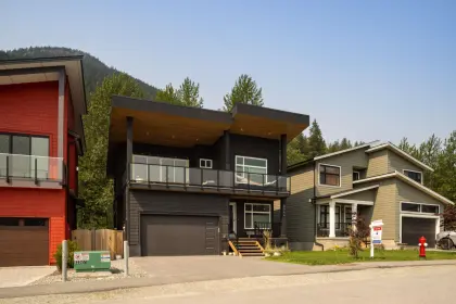 2044 Tiyata Boulevard, Pemberton, BC, Pemberton — Single Family Residence for sale