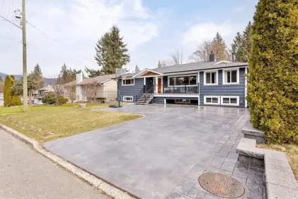 927 Poirier Street, Coquitlam, BC, Coquitlam — Single Family Residence for sale