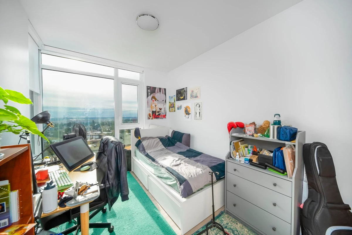 Walk-In Closet Photo of 1601 6398 Silver Street, Burnaby, BC