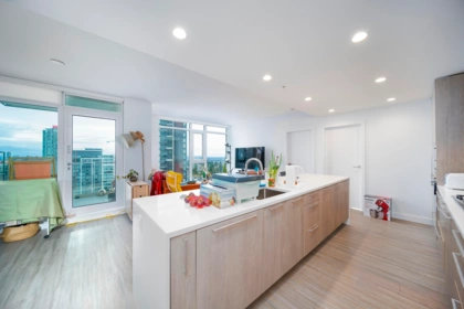 1601 6398 Silver Street, Burnaby, BC, Metrotown — 3 bed apartment/condo for sale