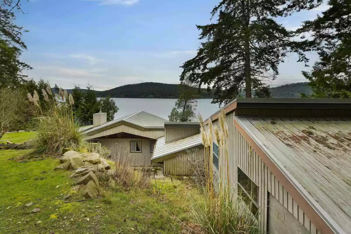 Dining Area Photo of 524 Bay Turnabout, Mayne Island, BC