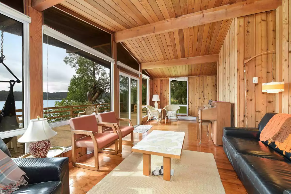 Guest Bathroom Photo of 524 Bay Turnabout, Mayne Island, BC