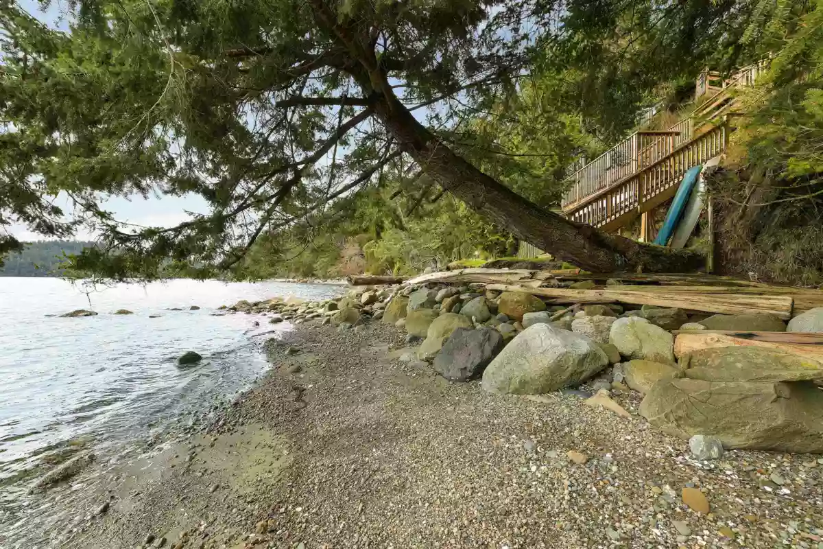 Hot Tub / Spa Photo of 524 Bay Turnabout, Mayne Island, BC