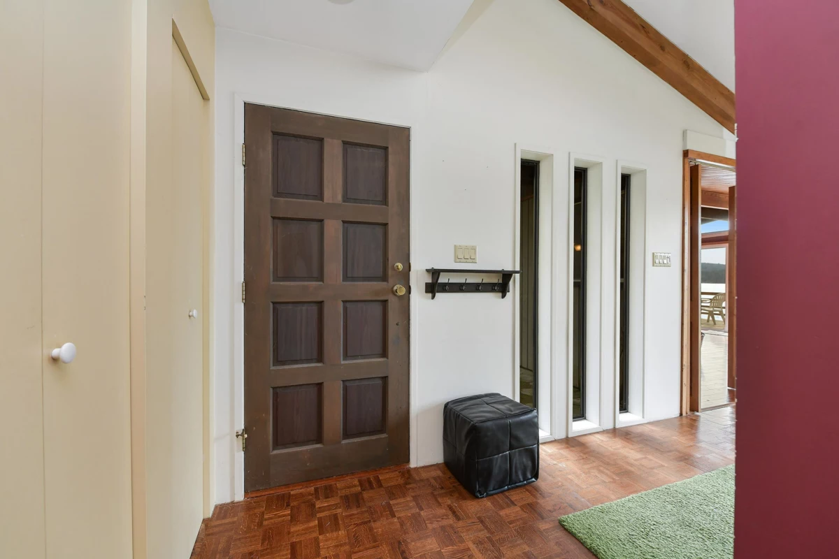 Kitchen Island Photo of 524 Bay Turnabout, Mayne Island, BC