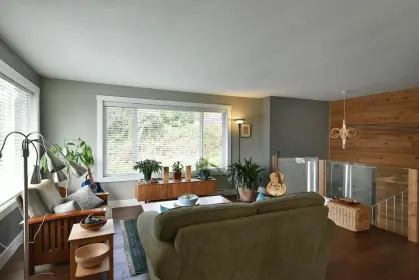 5157 Chapman Road, Sechelt, BC, Sechelt — Single Family Residence for sale