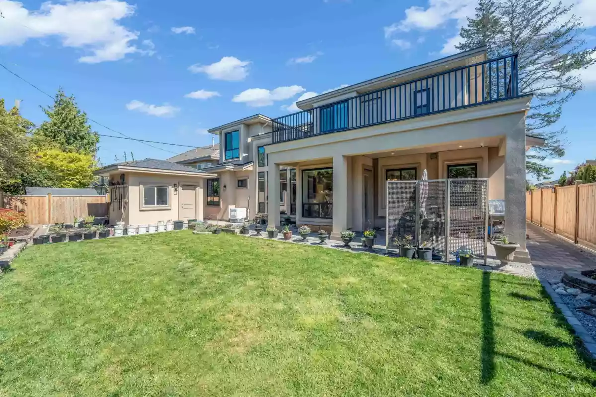 Hot Tub / Spa Photo of 7531 Chelsea Road, Richmond, BC