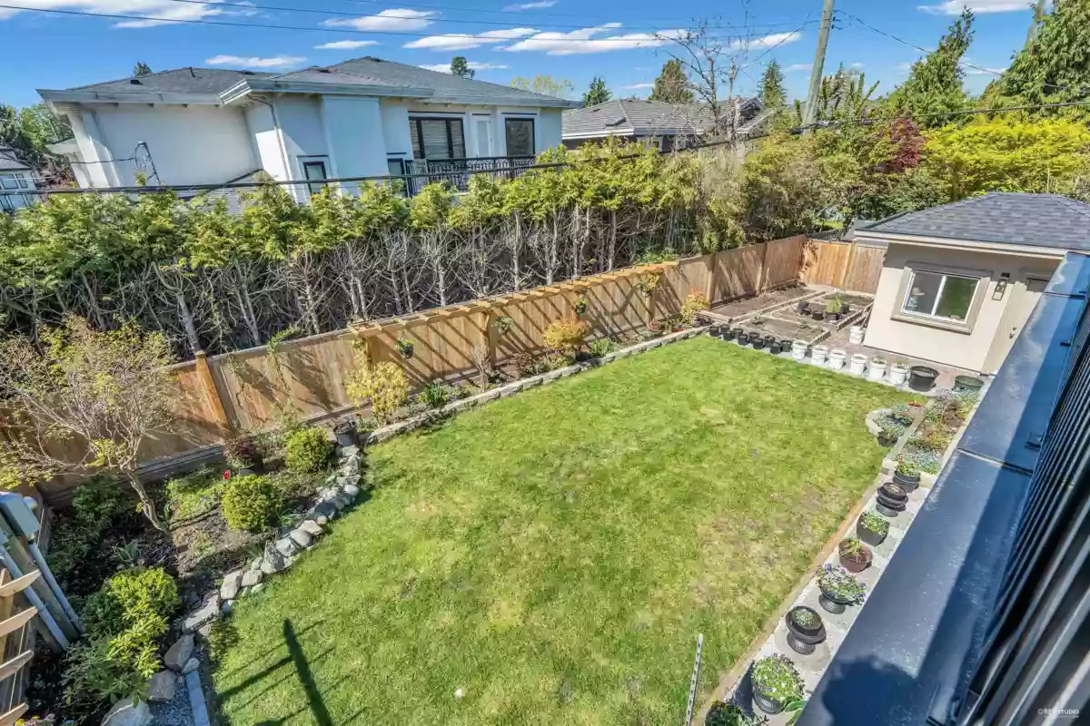 Swimming Pool Photo of 7531 Chelsea Road, Richmond, BC