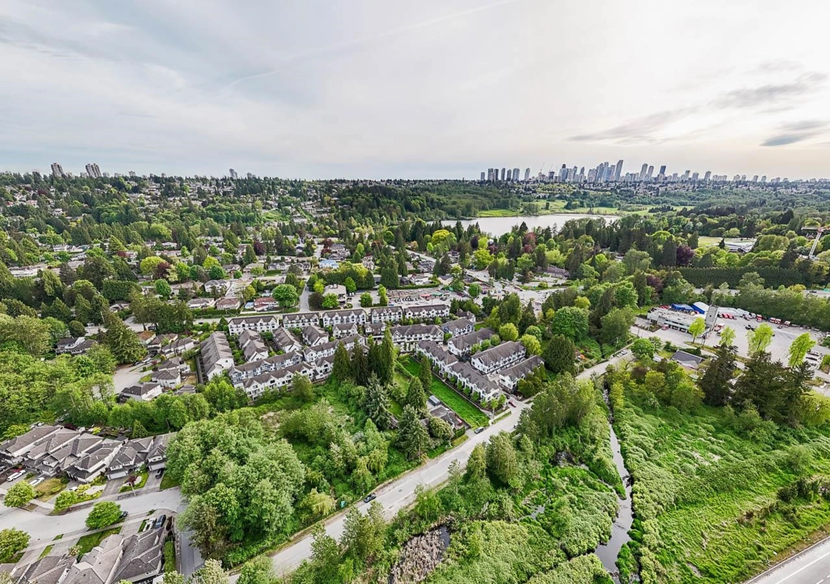 Breakfast Nook Photo of 5021 Claude Avenue, Burnaby, BC