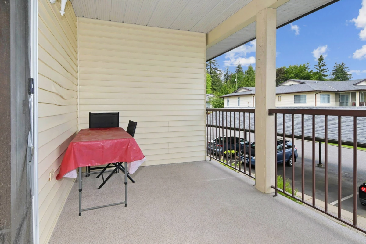 Basement Recreation Room Photo of 46 6467 197 Street, Langley, BC