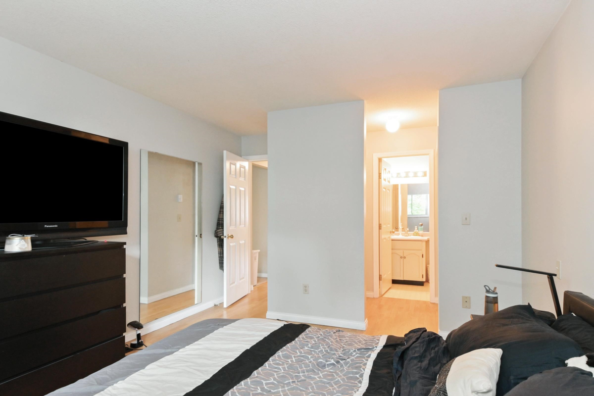 Bedroom 3 Photo of 46 6467 197 Street, Langley, BC