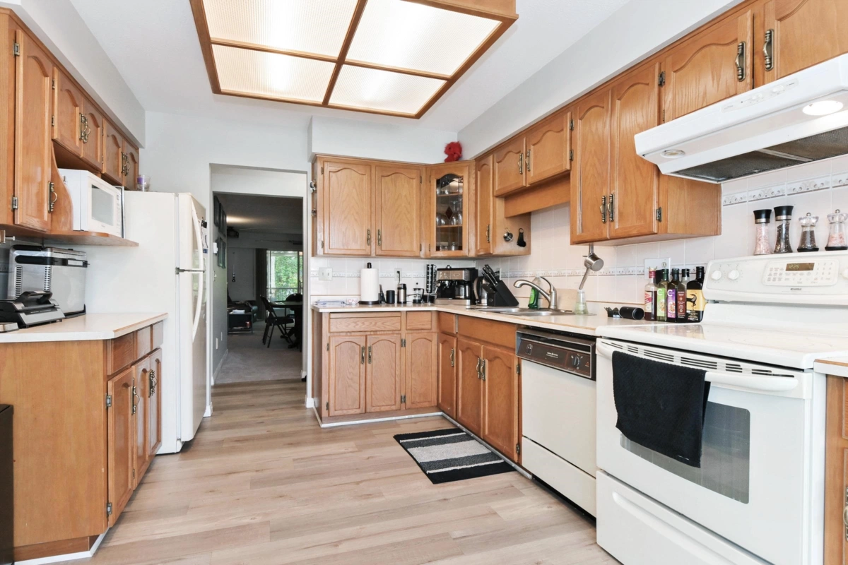 Walk-In Closet Photo of 46 6467 197 Street, Langley, BC