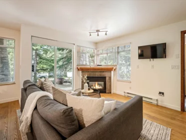 25 4325 Northlands Boulevard, Whistler, BC, Whistler — Townhouse for sale