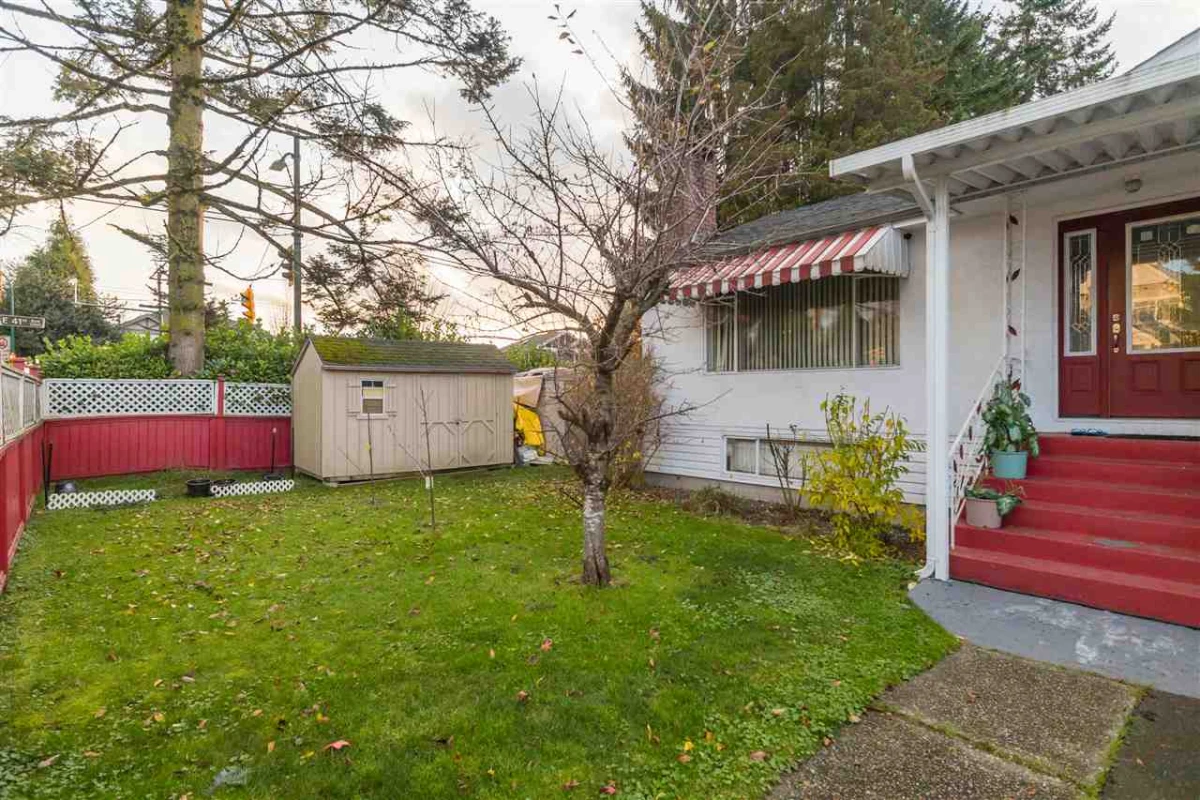 Family Room Photo of 5675 Rupert Street, Vancouver, BC
