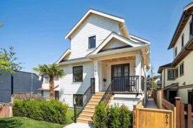MLS R3029959