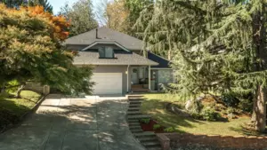 MLS R3030559