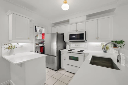 325 1185 Pacific Street, Coquitlam, BC, Coquitlam — Apartment/Condo for sale