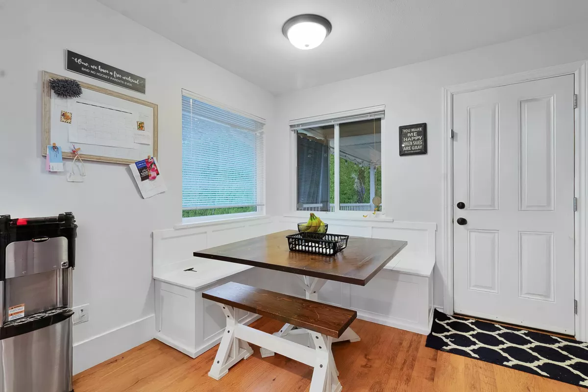 Breakfast Nook Photo of 35055 Kootenay Drive, Abbotsford, BC